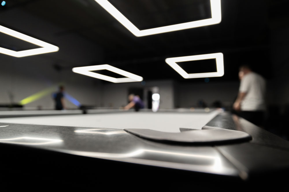 9' Diamond Tables